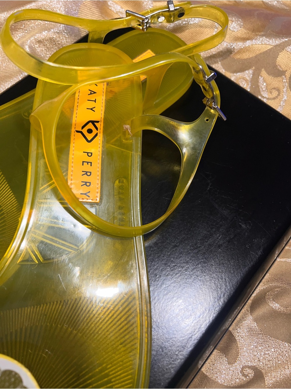 Katie Perry Yellow Jelly Sandals with Lemon Accent Size 11 - Picture 4 of 5
